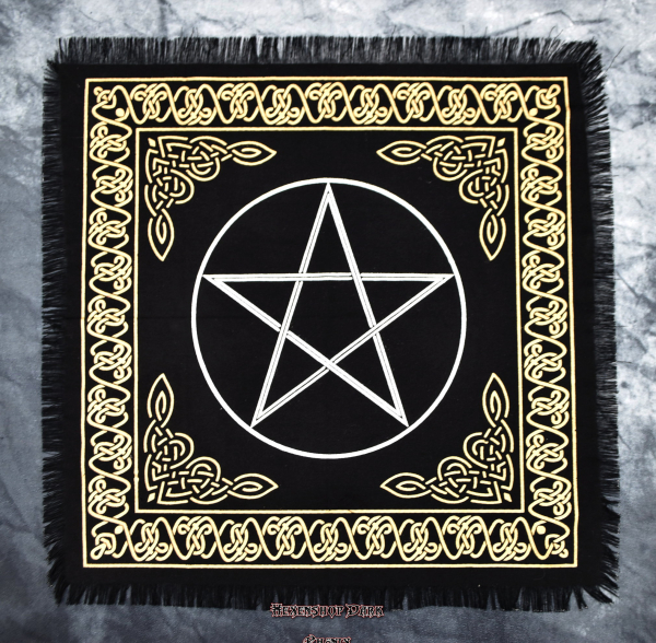 Hexenshop Dark Phönix Schwarzes Altartuch mit silbernen Pentagramm und goldenen keltischen Knoten